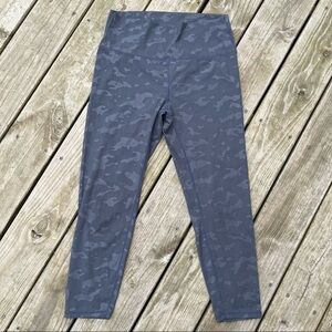 Zyia Active Forest Gray Camo Lux Capri High Rise Workout Leggings Size 12